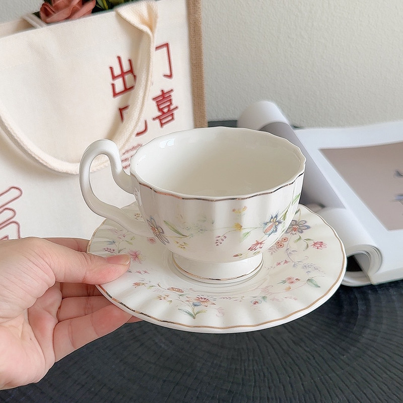 金彩花柄プリントコーヒーカップディッシュセット 新品 200 - Draw Coffee And Tea のレビューと価格